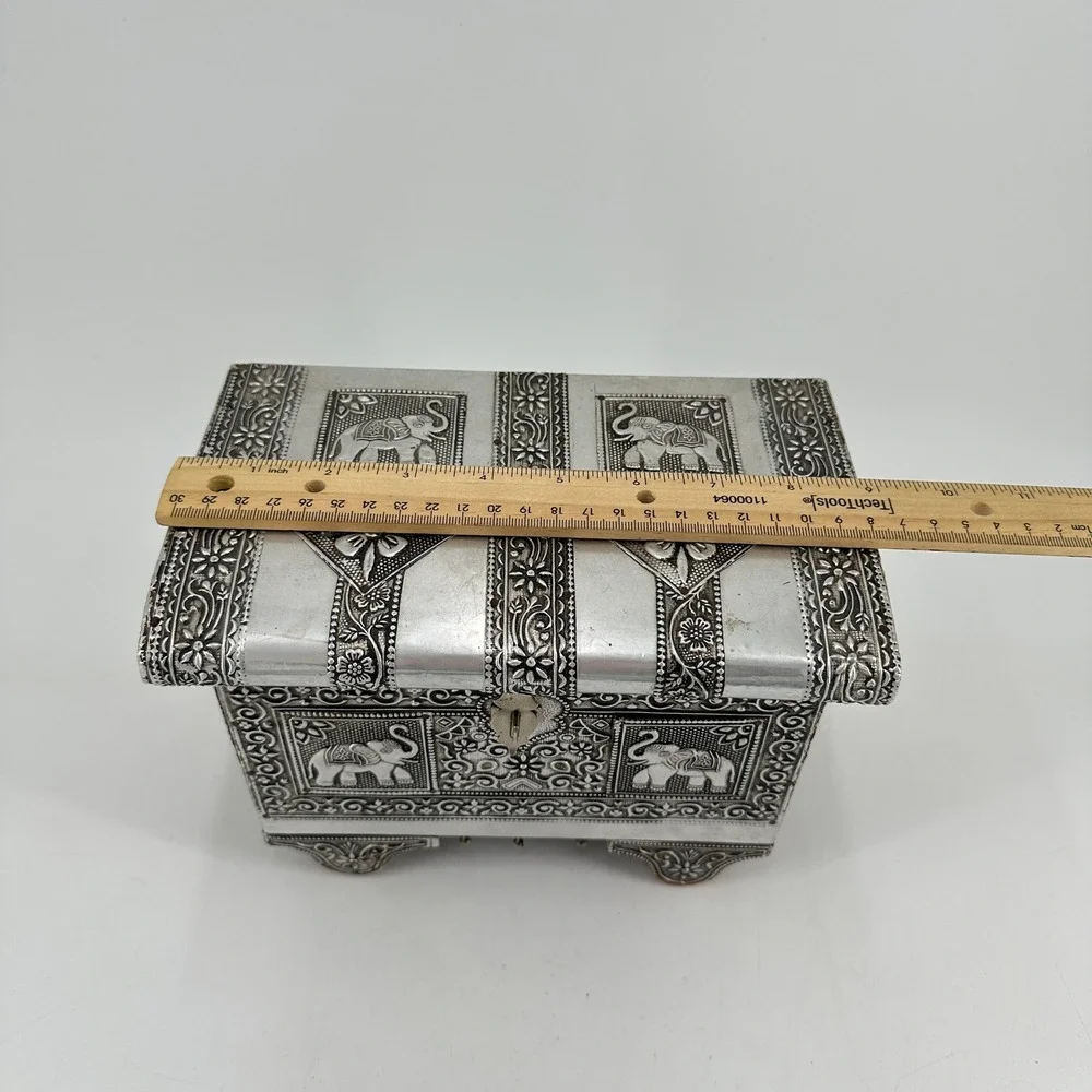 Vintage Indian Silver Tone Embossed Elephant Jewelry Box Velvet Lined Trunk